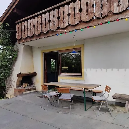 Grosse Mit Dachterrasse